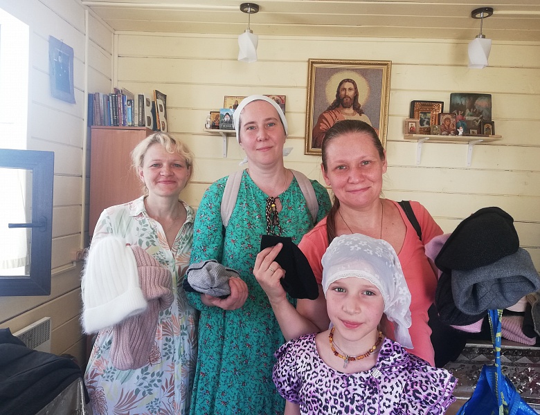 Помощь в подготовке к школе многодетным семьям при Храме Иконы Смоленской Божией Матери в Давыдково