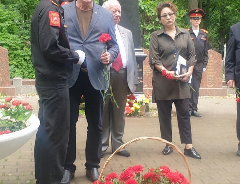 Мероприятие ко Дню России на Ваганьковском кладбище