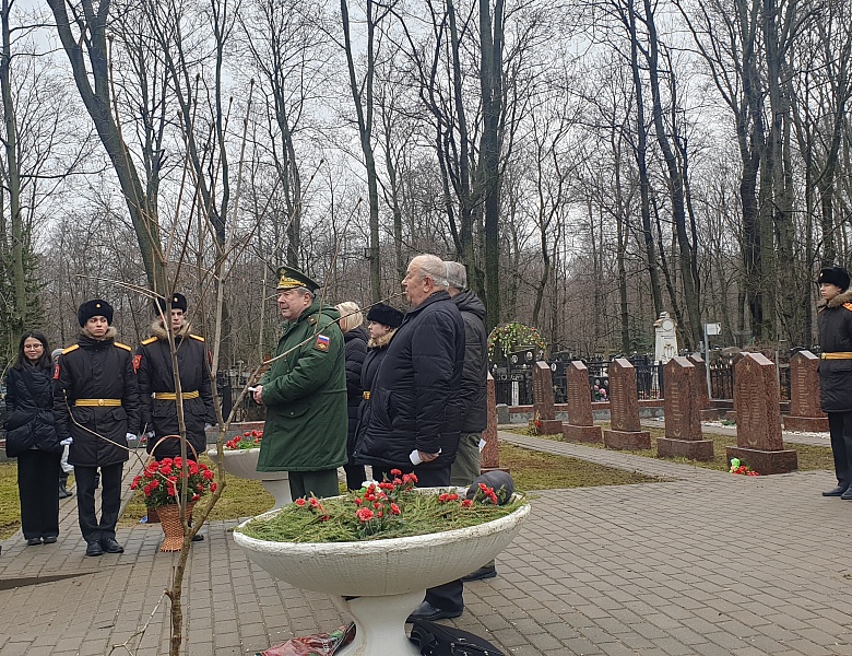 Мероприятие ко Дню памяти погибших в радиационных авариях и катастрофах на Ваганьковском кладбище
